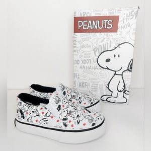 BNIB Kids Peanuts Snoopy Slip On Shoes